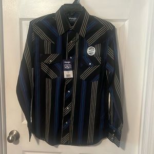 Wrangler button down shirt
